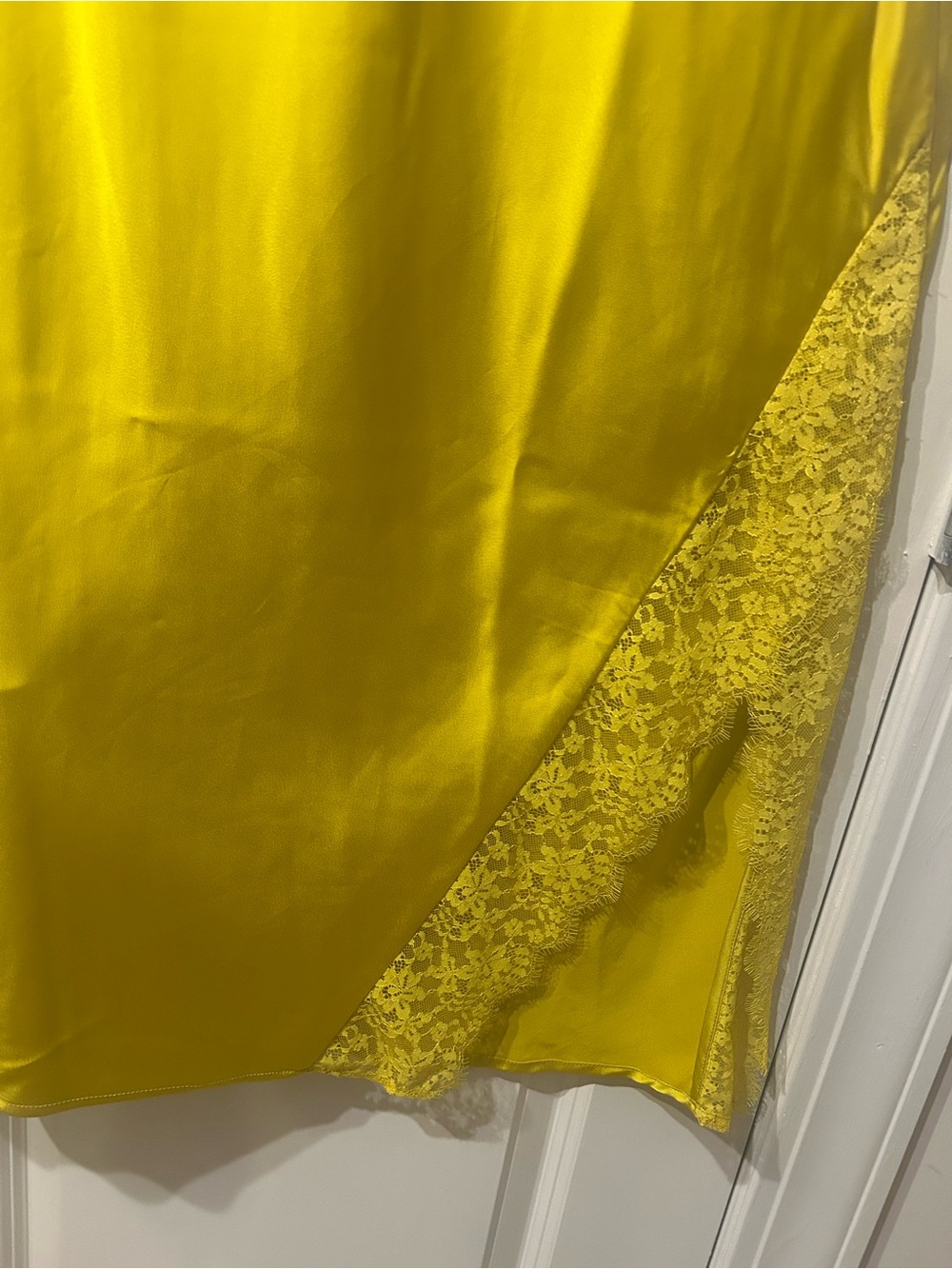 Elegant Yellow Lace-Trim Maxi Dress - Picture 2 of 7